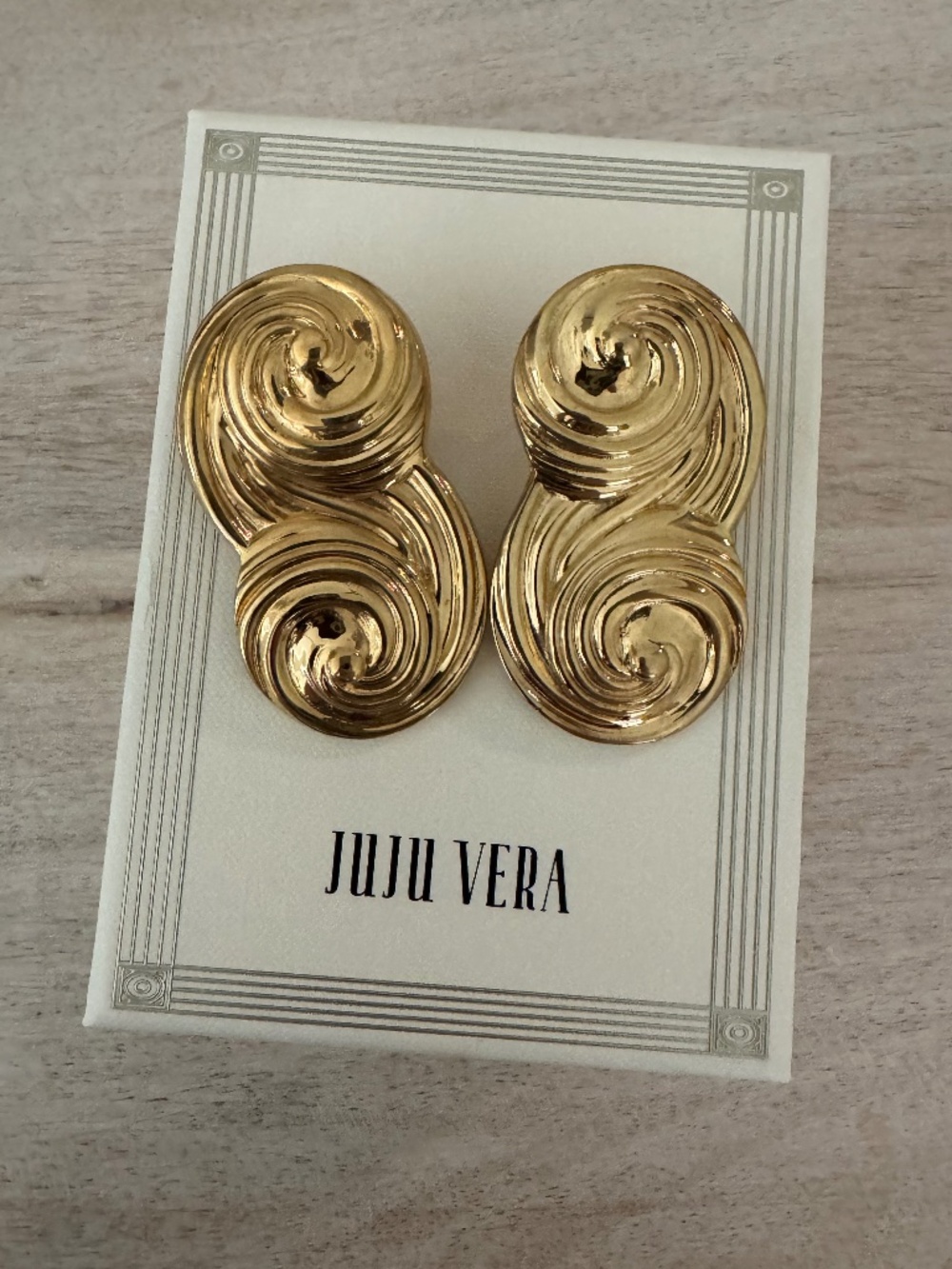 JUJU VERA Stella Earrings in Gold